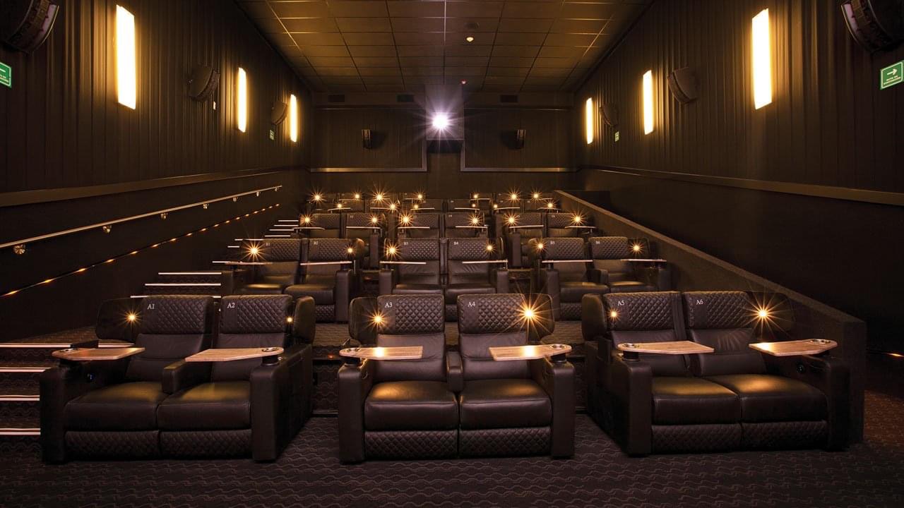 Photo of Cine en la nueva normalidad: Cinemex te renta una sala por 700 pesos