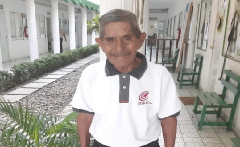 Photo of A sus 80 años, don Víctor, estudiante chinanteco, terminó su bachillerato