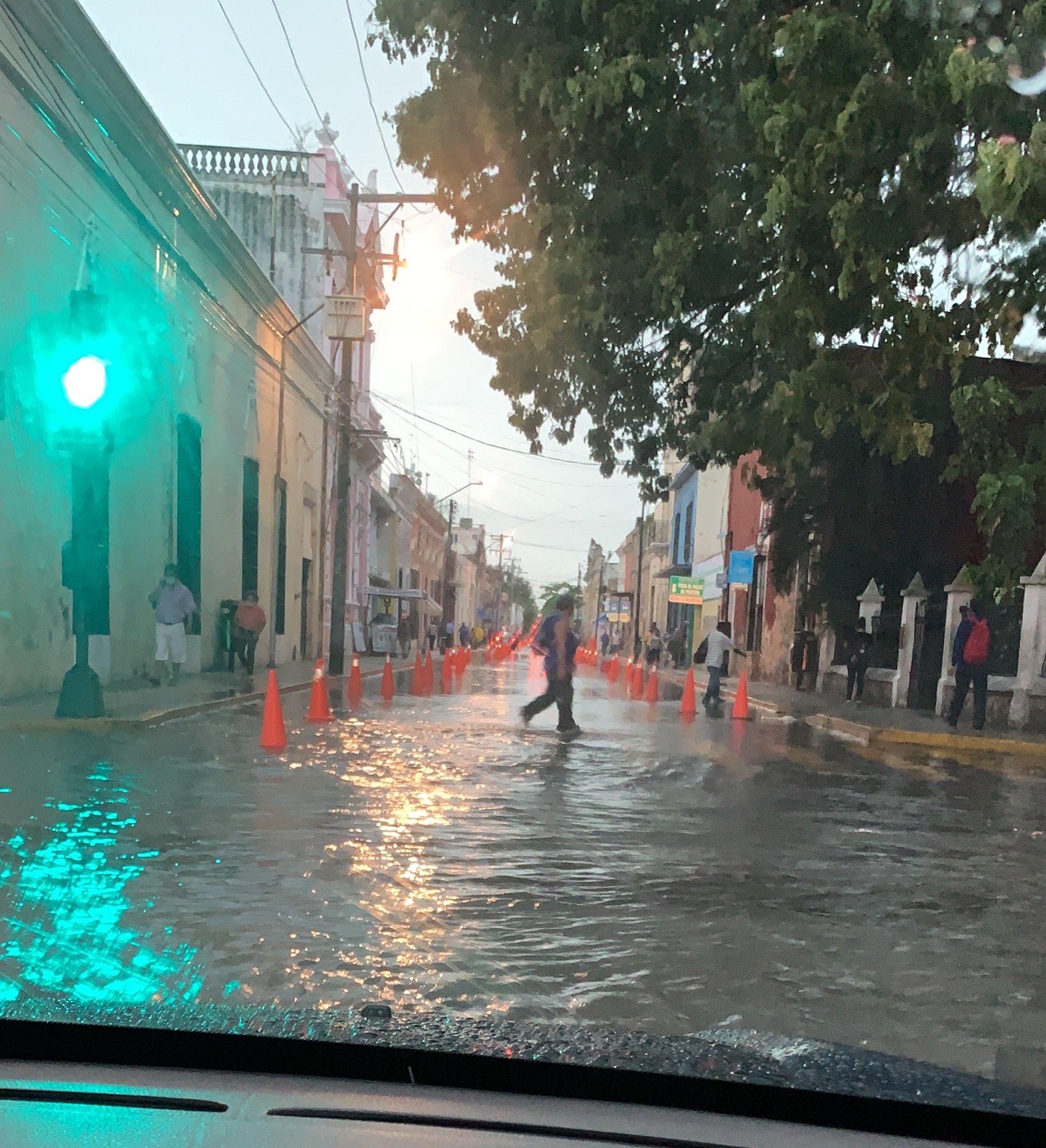 Photo of Fuerte lluvia con tormentas eléctricas cayó sobre Mérida