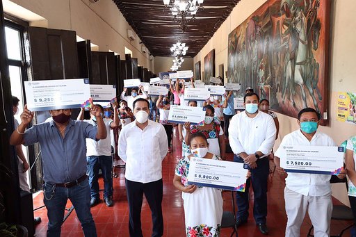 Photo of Vila entrega apoyos para generar empleos e impulsar a artesanos  en Valladolid