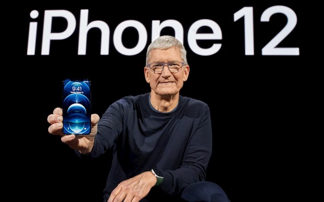 Photo of Apple presenta el iPhone 12, el primero compatible con redes de internet 5G