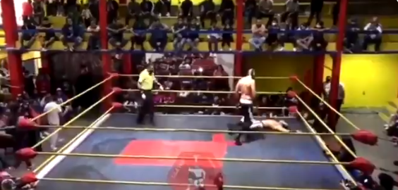 Photo of Muere el luchador ‘Príncipe Aéreo’ tras desvanecerse en plena pelea