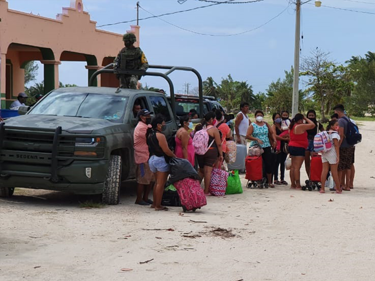 Photo of Sedena activa el Plan DN-III-E en Yucatán en su fase de prevención por el huracán “Zeta”.