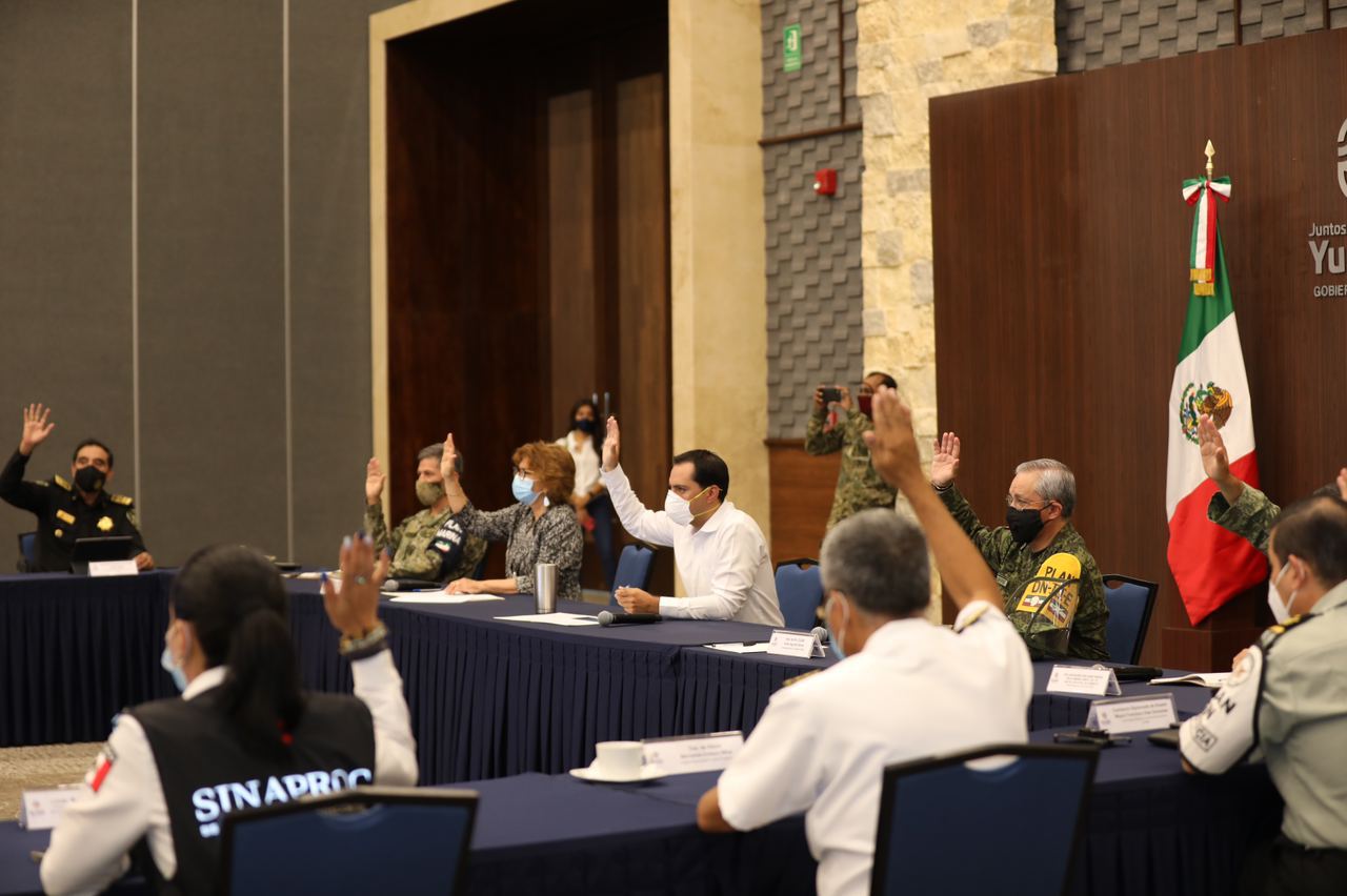 Photo of Sesiona por tercera ocasión el Comité Estatal de Emergencias de Yucatán por el paso de Zeta