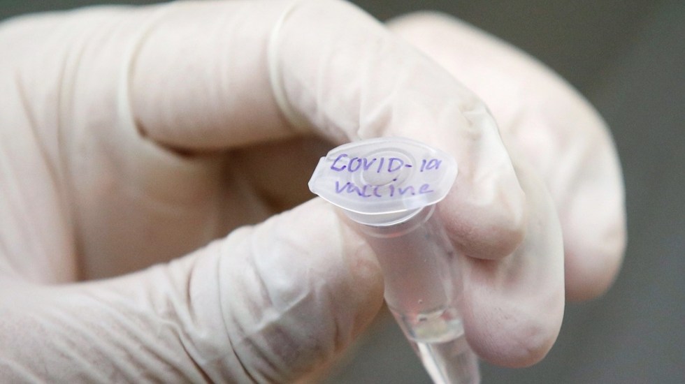 Photo of Vacuna contra COVID-19 no estará disponible en diciembre, aclara López-Gatell