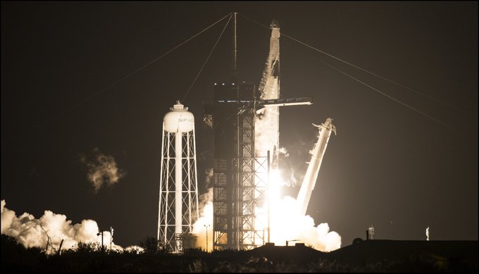 Photo of La histórica misión de la NASA y SpaceX despega rumbo a la EEI