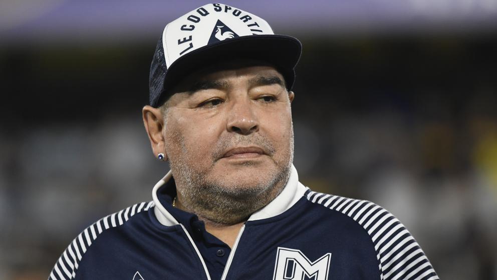 Photo of Reportan la muerte de la leyenda del fútbol Diego Armando Maradona