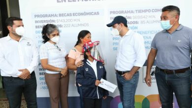 Photo of Estudiantes de Tecoh ya protegidos del frío, tras recibir chamarras de Impulso Escolar