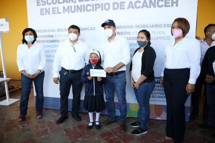 Photo of Continúa la distribución de chamarras del programa “Impulso Escolar”