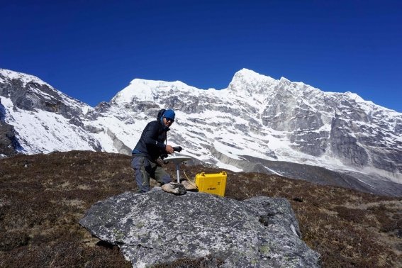 Photo of Nepal y China establecen que el Everest mide 8 mil 848 metros con 86 centímetros