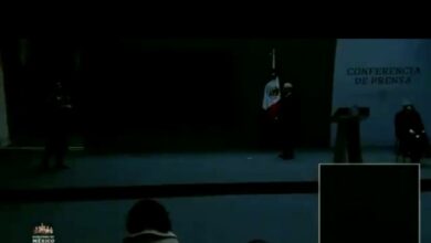 Photo of ¡Apagón en La Mañanera! Se va la luz en plena conferencia de AMLO