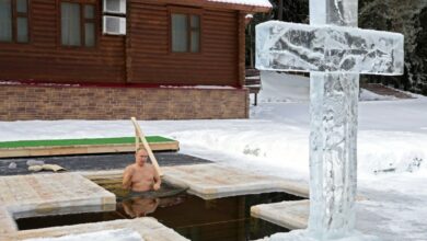 Photo of Putin se sumerge en agua helada de -20 grados para celebrar la Epifanía ortodoxa