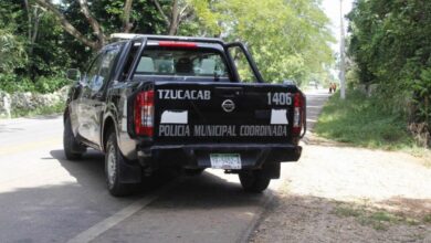 Photo of Apuñala a su esposa y se da a la fuga
