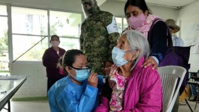 Photo of Vacunan a mujer de 120 años contra el Covid-19 en Veracruz