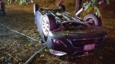 Photo of Familia se vuelca en su vehículo en periférico