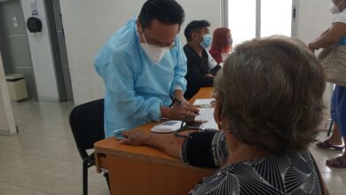 Photo of Adultos mayores comienzan a recibir vacuna contra Covid-19