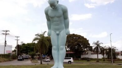Photo of El  Cabildo meridano aprueba cambiar de ubicación el monumento “Greetingman”