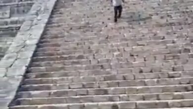 Photo of Turista burla la seguridad en Chichén Itzá y sube al Castillo de Kukulcán