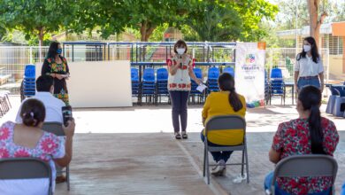 Photo of Segey entrega mobiliario a planteles de Chemax, Valladolid, Yaxcabá y Maxcanú