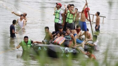 Photo of Migrantes cambian ruta y llegan a México por el río Grijalva: INM