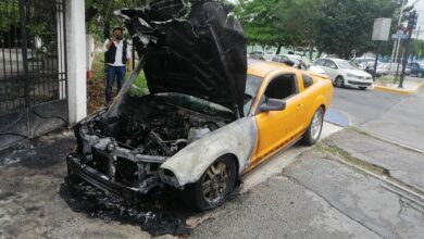 Photo of Se incendia su Mustang en plena avenida
