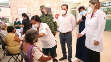 Photo of Mauricio Vila verifica vacunación a adultos mayores de Tixkokob