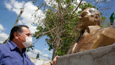 Photo of Listos e instalados el busto y la nomenclatura en honor a Armando Manzanero