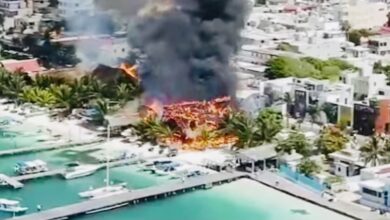 Photo of Fuego arrasa con negocios en el Centro de Isla Mujeres