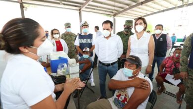 Photo of Mauricio Vila supervisa la vacunación antiCovid en Hunucmá