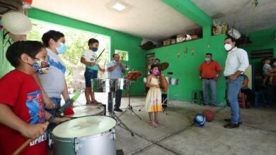 Photo of Charanga infantil conquista con su música al gobernador Mauricio Vila