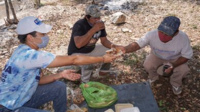 Photo of Karem Achach reconoce la labor de los albañiles en la reactivación económica
