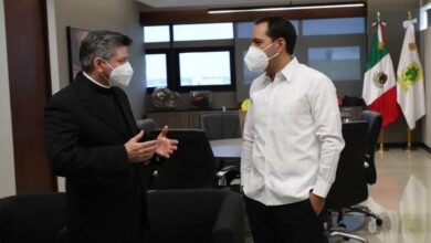 Photo of Recibe el Gobernador Mauricio Vila la visita de Monseñor Fermín Sosa Rodríguez