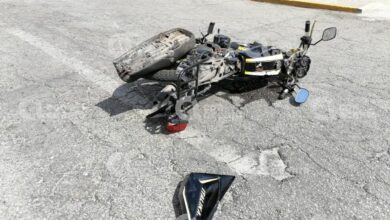 Photo of Se pasan el alto en moto y los atropellan