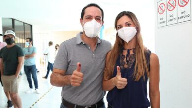 Photo of Mauricio Vila y su esposa María Eugenia Ortiz emiten su voto