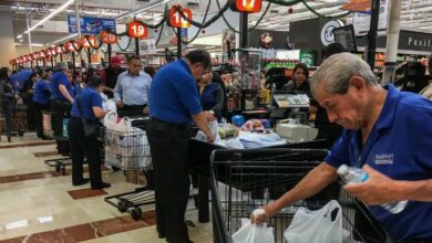 Photo of Walmart reincorpora a adultos mayores como empacadores