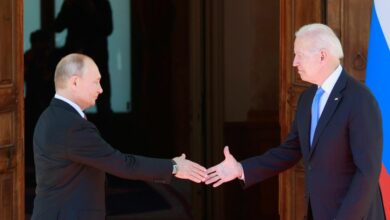 Photo of Vladimir Putin y Joe Biden estrechan la mano en Ginebra