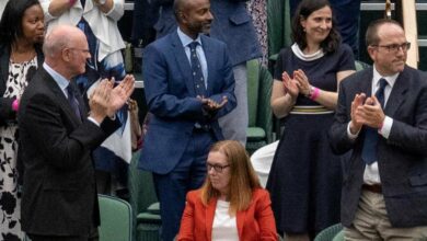 Photo of Ovacionan a creadora de la vacuna contra Covid en partido de tenis
