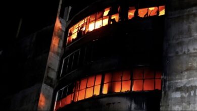 Photo of Incendio en una fábrica de Bangladesh deja al menos 52 muertos y 25 heridos