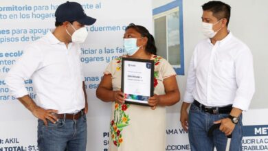 Photo of Gobierno de Yucatán sigue con la entrega de Certificados de Vivienda y de sacos de maíz