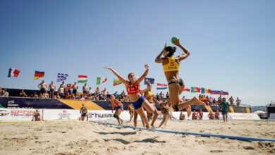 Photo of La selección noruega se rebela contra la normativa del bikini en el balonmano playa