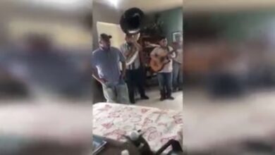 Photo of Celebra su divorcio con música de banda y se hace viral en redes