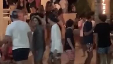 Photo of AMLO pide a los jóvenes «que se moderen» y se cuiden de no contagiarse de Covid