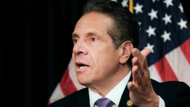 Photo of Dimite Andrew Cuomo, gobernador de Nueva York, tras ser acusado de acosar a 11 mujeres