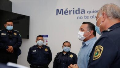 Photo of Alcalde Renán Barrera entrega reconocimiento a siete oficiales de la Policía Municipal