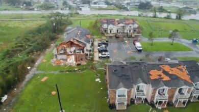 Photo of Ida mantiene el peligro como tormenta tropical tras devastar Louisiana