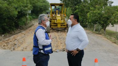 Photo of Renán Barrera supervisa trabajos de repavimentación en zona residencial Villas Cholul