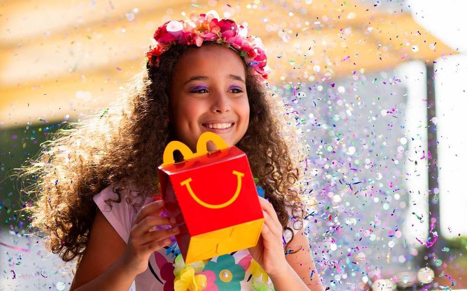 Cajita Feliz de McDonald's tendrá juguetes ecológicos en 2025 Con Acento