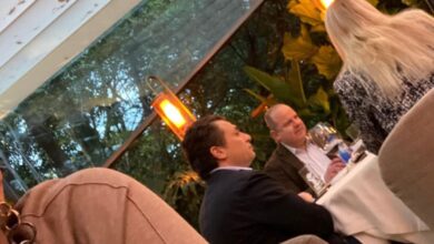 Photo of Captan a Emilio Lozoya cenando en restaurante de lujo de la CDMX