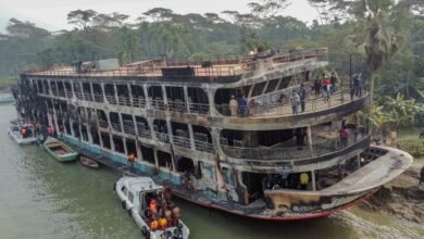 Photo of Incendio de ferry deja decenas de personas quemadas y ahogadas en Bangladesh