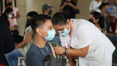Photo of Vacunan contra el Coronavirus a adolescentes de 15 a 17 años en Mérida